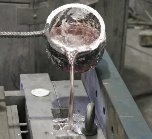 Imagen de un proceso de fundición de metal semisólido.