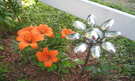proyecto de arte de soldadura de flores de cuchara de metal