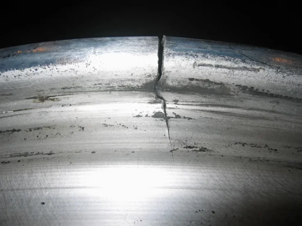 grietas en el aluminio