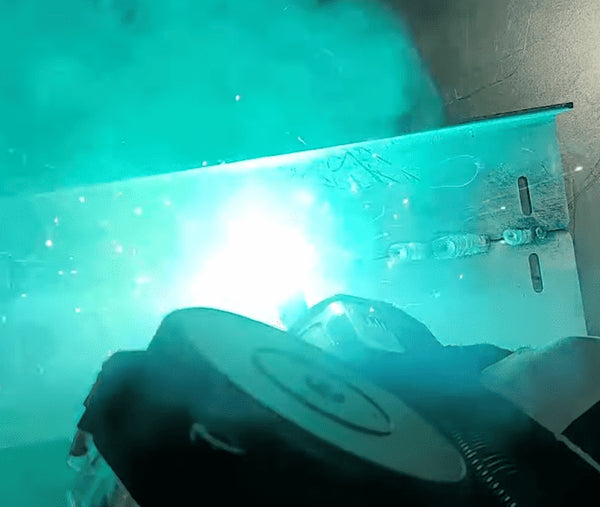 soldar aluminio con pistola de carrete usando YesWelder MIG-205DS-B